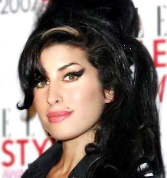 Cele mai tari bancuri despre Amy Winehouse