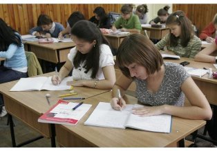 Cadrele pensionare revin din toamnă …