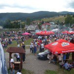 Cel mai mare păstrăv şi cea mai mare mămăligă la Festivalul Naţional al Păstrăvului