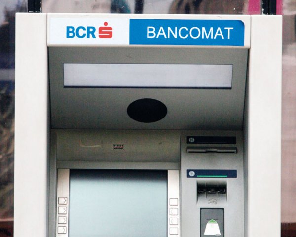 Întreruperi la bancomatele BCR, astăzi şi mâine