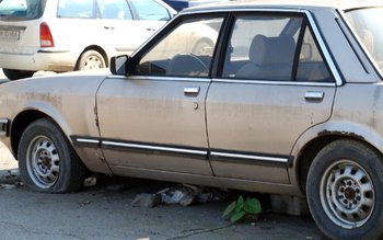 Proprietarii de maşini vechi nu …