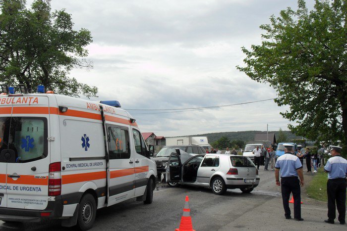 NEWS ALERT: Opt răniți într-un accident la Baisa
