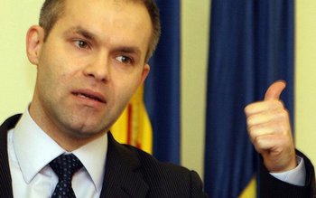 Dictare la liceu, alfabetizare la …