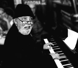 A murit muzicianul Johnny Răducanu