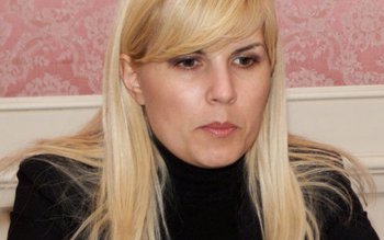 Ministrul Elena Udrea aşteptat astăzi …