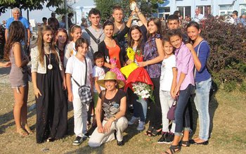 Două tinere din Botoșani, premiate …