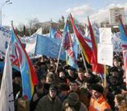 Sindicatele ameninţă cu noi proteste