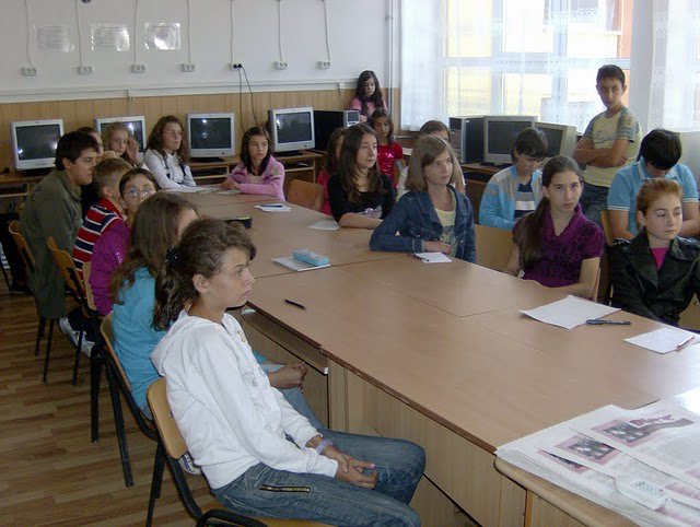 Şcoala 12 Botoşani: Cunoaşterea limbilor străine şi găsirea unui loc de muncă în Europa