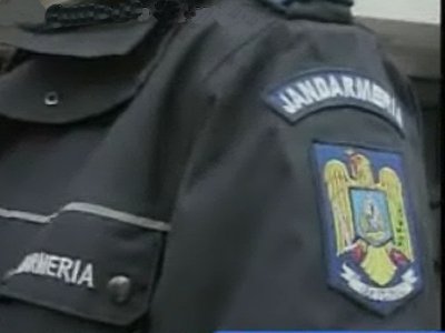 Copil rătăcit găsit de un jandarm