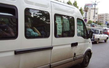 Se scumpesc calatoriile cu maxi-taxi