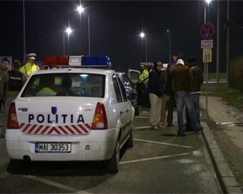 Botoșani: Un tânăr băut s-a izbit într-un taxi