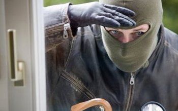 Grup Școlar Coțușca prădat de …