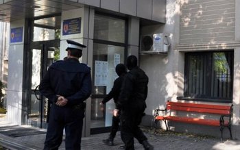 Mandate de arestare pentru cei …