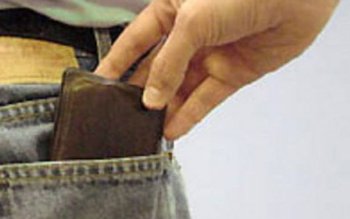 Hoț de buzunare depistat de …