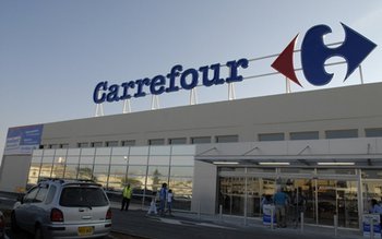 Carrefour se deschide pe 15 …