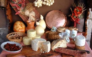 Târg de produse tradiţionale organizat …