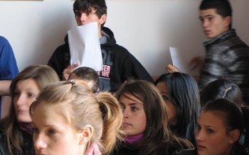 O lume fără violenţă! – …