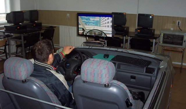 Simulator auto achiziționat de Grupul Şcolar “Al. Vlahuţă” Şendriceni