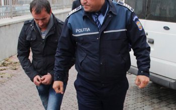 Tânărul care i-a rupt mâna …