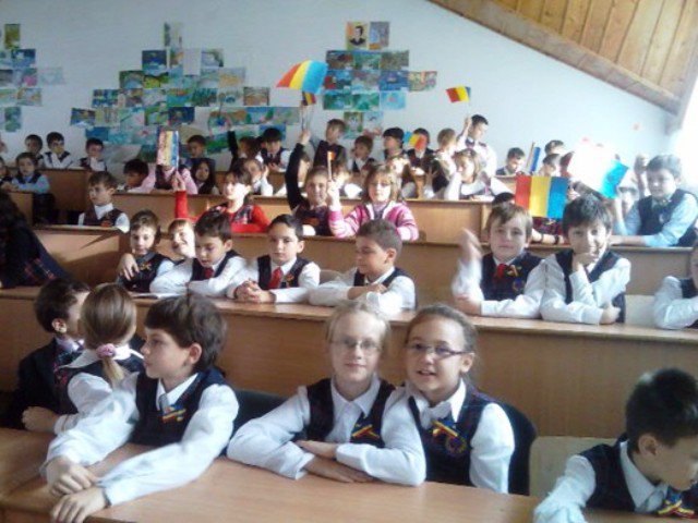 Ziua naţională a României, sărbătorită de elevii de la Şcoala 7 Botoşani