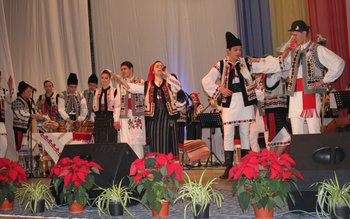 Orchestra „Mugurelul” şi Ansamblul „Mărgineanca” …