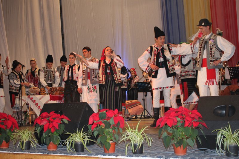 Orchestra „Mugurelul” şi  Ansamblul „Mărgineanca” au participat la Festivalul Naţional de Folclor