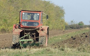 Producătorii agricoli pot depune cererile …