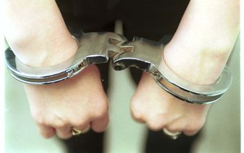 Urmărit național identificat și reținut …