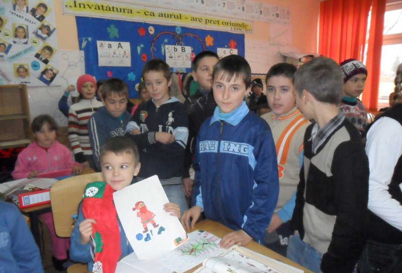 Solidaritate de Sfântul Nicolae la Şcoala ,,Mihail Sadoveanu” din Dumbrăviţa