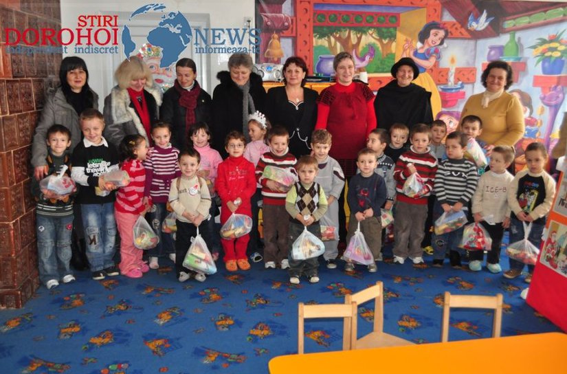 Femeile PSD-iste din Dorohoi au oferit cadouri copiiilor - FOTO