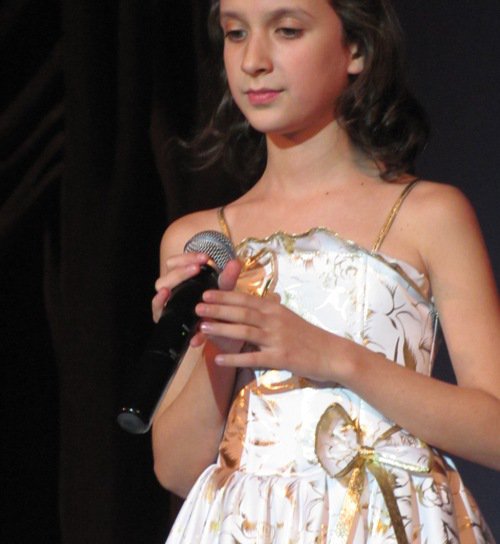 Festivalul de interpretare „Remember”: Raluca Ursu a obtinut premiul I pentru interpretare