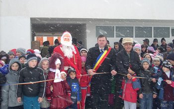 Bază sportivă multifuncţională, inaugurată ieri …