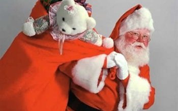 Moş Crăciun şi colindători la …