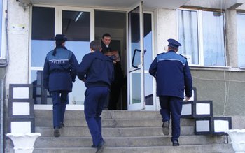 Bătrân din Suceava tâlhărit de …