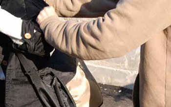 Bărbat din Botoșani tâlhărit în …