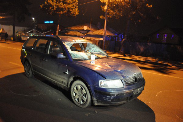 Accident grav pe Calea Naţională: Un biciclist a ajuns la spital după ce a trecut prin parbrizul unei maşini