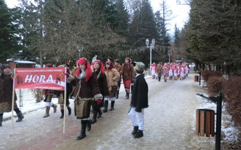 Ansamblul folcloric „Hora”, din Văculeşti …