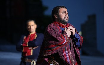 Astăzi pe scena Casei de …