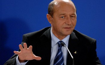 Traian Băsescu vrea organizarea României …