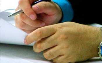 Directorii a trei şcoli din …