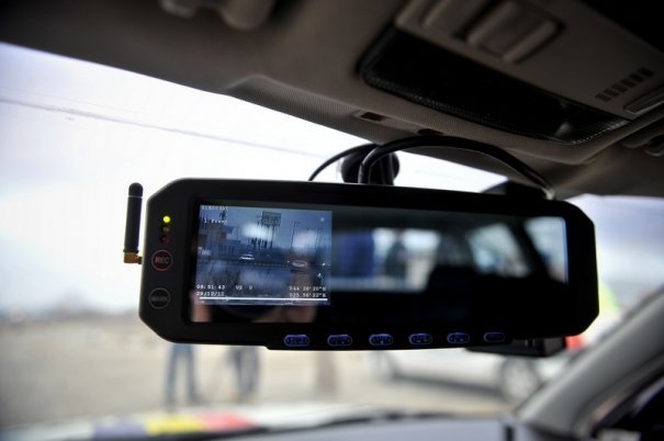 Filmarea şoferilor opriţi în trafic este ilegală