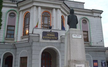 Teatrul “Mihai Eminescu”: Spectacolul “Flori, …