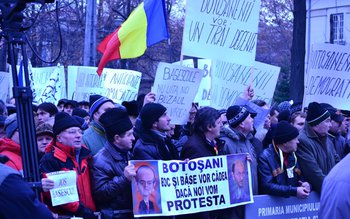 Deputatul Andrei Dolineaschi alături de …