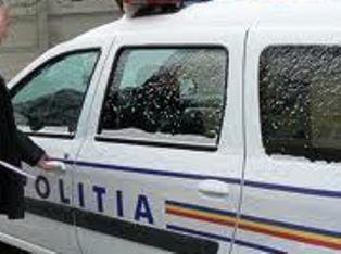 Cristinești: Bărbat a ajuns cu maşina într-un copac din cauza vitezei