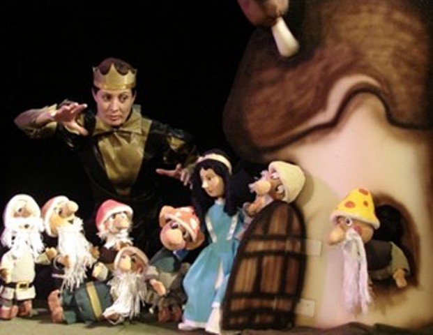 Astăzi pe scena Teatrului “Vasilache” | “Alba ca zăpada şi cei 7 pitici”