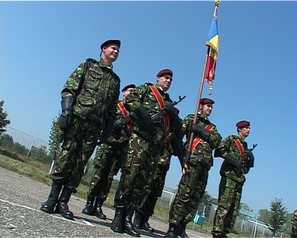 Zece militari din Botoşani angrenaţi în misiuni internaţionale