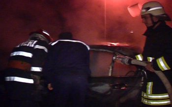 BMW distrus de flăcări