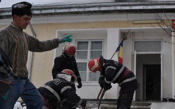 Elevii şcolii arse din Cerchejeni …