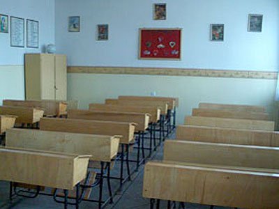 47 de şcoli închise şi alte 26 cu program şcolar redus în judeţul Botoşani