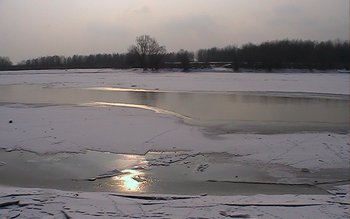 Prutul îngheţat, pod pentru migranţi